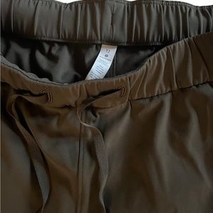 Lululemon size 12 green pants great to hang, yoga, go to work perfect condition